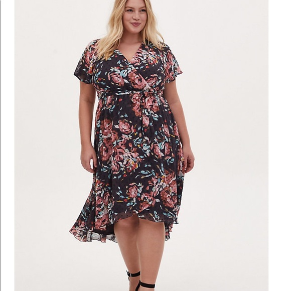 torrid Dresses & Skirts - NWT Torrid FAUX WRAP DRESS SWISS DOT FLORAL GREY